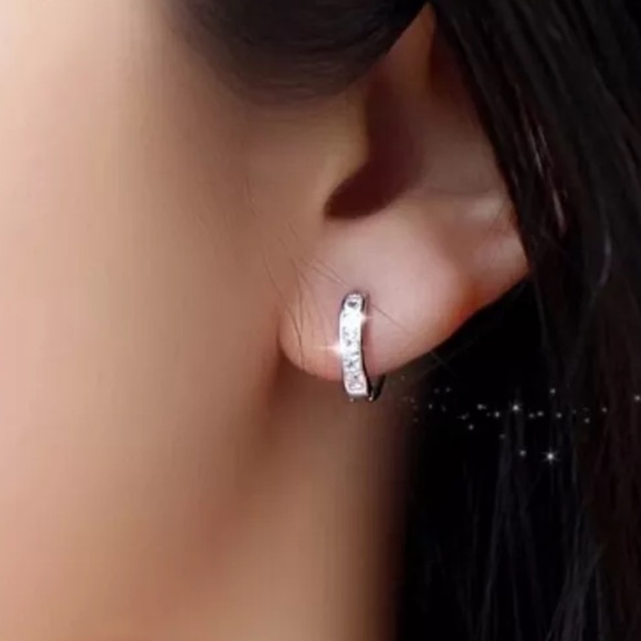 🚫SOLD🚫 Silver Round Swarovski Hoop Stud Earrings - Picture 5 of 5